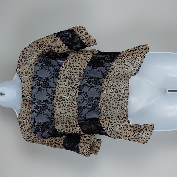 Material Girl Leopard and Lace Top - Picture 5 of 6